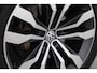 Volkswagen Touareg 3.0 TDI R-Line | Panoramadak | Trekhaak | ACC | 21 Inch | Luchtvering