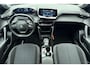 Peugeot e-2008 EV Style 50 kWh 3-Fase l 1e Eigenaar l Camera l PDC l LED l DAB l Apple Carplay & Android Auto l Climate Control l Cruise Control l Lichtmetalen Velgen