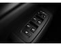 Volvo V60 T6 Recharge Inscription | Panoramadak | Head-Up | Trekhaak | harman/kardon | Stoel+Stuurverwarming