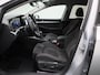 Volkswagen Golf 1.0 TSI Life Business | Navigatie | Sfeerverlichting | Stoel + Stuurverwarming | Camera |