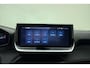 Peugeot 2008 1.2 Hybrid 145 Allure | Climate & Cruise Control | Parkeersensoren voor + achter | AppleCarplay/Android Auto |