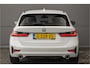 BMW 3-Serie Touring 330i High Executive Pano HUD ACC Trekhaak Stoel & Stuurverw