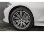 BMW 3-Serie Touring 330i High Executive Pano HUD ACC Trekhaak Stoel & Stuurverw