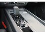Volvo XC60 T6 Recharge AWD Plus Dark - Panorama/schuifdak - IntelliSafe Assist & Surround - 360º Camera - Verwarmde voorstoelen, stuur & achterbank - Parkeersensoren voor & achter - Elektr. bedienb. voorstoelen met geheugen - Draadloze tel. lader - Elektr. inklapbare trekhaak - 19' LMV