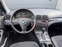 BMW 3-Serie 320i Executive | Cruise Control | Climate Control | Parkeersensoren | 17 Inch Lichtmetalen Velgen | Stoelverwarming |