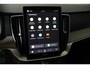 Volvo XC90 T8 Plug-in hybrid AWD Ultra Dark | Panoramadak | Luchtvering | Head-up display | 360 graden camera | Verwarmbare voorstoelen+achterbank+stuurwiel | Premium audio by Bowers&Wilkins | 7 zits | 21 inch Lichtmetalen velgen |