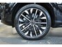 Volvo XC90 T8 Plug-in hybrid AWD Ultra Dark | Panoramadak | Luchtvering | Head-up display | 360 graden camera | Verwarmbare voorstoelen+achterbank+stuurwiel | Premium audio by Bowers&Wilkins | 7 zits | 21 inch Lichtmetalen velgen |