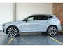 Volvo XC60 T8 Plug-in hybrid AWD Ultra Black Edition | Bowers & Wilkins Premium Audio | Luchtvering | 22'' Lichtmetalen velgen | Nappa Lederen bekleding | Stoelventilatie | Stoelverwarming | 360° Parkeercamera | Gelamineerde zijruiten |