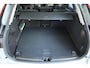 Volvo XC60 T8 Plug-in hybrid AWD Ultra Black Edition | Bowers & Wilkins Premium Audio | Luchtvering | 22'' Lichtmetalen velgen | Nappa Lederen bekleding | Stoelventilatie | Stoelverwarming | 360° Parkeercamera | Gelamineerde zijruiten |
