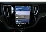 Volvo XC60 T8 Plug-in hybrid AWD Ultra Black Edition | Bowers & Wilkins Premium Audio | Luchtvering | 22'' Lichtmetalen velgen | Nappa Lederen bekleding | Stoelventilatie | Stoelverwarming | 360° Parkeercamera | Gelamineerde zijruiten |