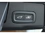Volvo XC60 T8 Plug-in hybrid AWD Ultra Black Edition | Bowers & Wilkins Premium Audio | Luchtvering | 22'' Lichtmetalen velgen | Nappa Lederen bekleding | Stoelventilatie | Stoelverwarming | 360° Parkeercamera | Gelamineerde zijruiten |