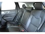 Volvo XC60 T8 Plug-in hybrid AWD Ultra Black Edition | Bowers & Wilkins Premium Audio | Luchtvering | 22'' Lichtmetalen velgen | Nappa Lederen bekleding | Stoelventilatie | Stoelverwarming | 360° Parkeercamera | Gelamineerde zijruiten |