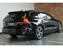 Volvo V60 T8 Plug-in hybrid AWD Ultra Dark | Bowers & Wilkins Premium Audio | Stoelverwarming | 360° Parkeercamera | Parkeersensoren voor + achter | Massage in voorstoelen | Semi Electrische Wegklapbare Trekhaak | Google Infotainment | 19'' Lichtmetalen velgen