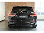 Volvo V60 T8 Plug-in hybrid AWD Ultra Dark | Bowers & Wilkins Premium Audio | Stoelverwarming | 360° Parkeercamera | Parkeersensoren voor + achter | Massage in voorstoelen | Semi Electrische Wegklapbare Trekhaak | Google Infotainment | 19'' Lichtmetalen velgen