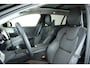 Volvo V60 T8 Plug-in hybrid AWD Ultra Dark | Bowers & Wilkins Premium Audio | Stoelverwarming | 360° Parkeercamera | Parkeersensoren voor + achter | Massage in voorstoelen | Semi Electrische Wegklapbare Trekhaak | Google Infotainment | 19'' Lichtmetalen velgen