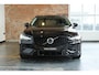 Volvo V60 T8 Plug-in hybrid AWD Ultra Dark | Bowers & Wilkins Premium Audio | Stoelverwarming | 360° Parkeercamera | Parkeersensoren voor + achter | Massage in voorstoelen | Semi Electrische Wegklapbare Trekhaak | Google Infotainment | 19'' Lichtmetalen velgen