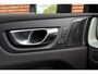 Volvo XC60 T6 Plug-in hybrid AWD Ultra Black Edition | Head-up display | Adaptive Cruise & Pilot Assist | Panoramisch Schuif-/Kanteldak | 360-Camera | Harman Kardon Premium Audio | Draadloze Telefoonlader