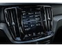 Volvo V60 2.0 T8 Twin Engine AWD Inscription | Plug-in Hybrid (PHEV) | Sportstoelen | Trekhaak | Head-up Display | Achteruitrijcamera | Harman Kardon Audio | DAB | Panoramadak | Navigatie
