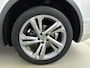 Volkswagen Tiguan 1.5 TSI R-Line | Navigatie | parkeersensoren | R-Line | 19 Inch Velgen | Cruise control | Airco |