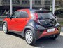Toyota Aygo X 1.0 VVT-i MT Pulse | Bi-Tone Chili red, Stoelverwarming, Airco, Apple CarPlay/Android Auto, Lichtmetalen velgen