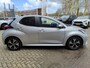 Toyota Yaris 1.5 Hybrid 115 DYNAMIC NL-AUTO STOEL/STUURVERW BLIND SPOT PARK-SENSOREN NAVI CAMERA CLIMA AD-CRUISE APPLE/ANDROID KEYLESS 16'' LM-VELGEN