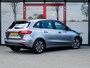 Mercedes-Benz B-klasse 180 Business Solution | Origineel NL | 2e Eigenaar | Navigatie | Camera | Climate Control | Cruise Control | Wide Screen | All Season Banden | 16'' Lichtmetalen Velgen | Metallic Lak | Dimlichten Automatisch |