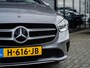 Mercedes-Benz B-klasse 180 Business Solution | Origineel NL | 2e Eigenaar | Navigatie | Camera | Climate Control | Cruise Control | Wide Screen | All Season Banden | 16'' Lichtmetalen Velgen | Metallic Lak | Dimlichten Automatisch |