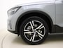 Volvo XC40 B4 211pk Plus Dark / Elektr. stoelen / H&K audio / Trekhaak / Stoel/- en stuurverwarming / Adapt. Cruise / BLIS / Elektr. Achterklep / PDC + CAM /
