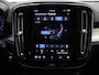 Volvo XC40 B4 211pk Plus Dark / Elektr. stoelen / H&K audio / Trekhaak / Stoel/- en stuurverwarming / Adapt. Cruise / BLIS / Elektr. Achterklep / PDC + CAM /