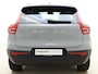 Volvo XC40 B4 211pk Plus Dark / Elektr. stoelen / H&K audio / Trekhaak / Stoel/- en stuurverwarming / Adapt. Cruise / BLIS / Elektr. Achterklep / PDC + CAM /