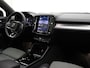 Volvo XC40 B4 211pk Plus Dark / Elektr. stoelen / H&K audio / Trekhaak / Stoel/- en stuurverwarming / Adapt. Cruise / BLIS / Elektr. Achterklep / PDC + CAM /