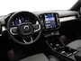 Volvo XC40 B4 211pk Plus Dark / Elektr. stoelen / H&K audio / Trekhaak / Stoel/- en stuurverwarming / Adapt. Cruise / BLIS / Elektr. Achterklep / PDC + CAM /