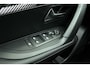 Peugeot 2008 1.2 Hybrid 145 Allure | Climate & Cruise Control | Parkeersensoren voor + achter | AppleCarplay/Android Auto |