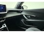 Peugeot 2008 1.2 Hybrid 145 Allure | Climate & Cruise Control | Parkeersensoren voor + achter | AppleCarplay/Android Auto |