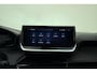 Peugeot 2008 1.2 Hybrid 145 Allure | Climate & Cruise Control | Parkeersensoren voor + achter | AppleCarplay/Android Auto |