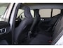 Volvo XC40 T5 Recharge R-Design - IntelliSafe Assist & Surround - Adaptieve LED koplampen - Parkeercamera achter - Verwarmde voorstoelen & stuur - Parkeersensoren voor & achter - Elektr. bedienb. voorstoelen met geheugen links - Draadloze tel. lader - Extra getint glas - 19' LMV
