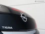 Opel Tigra TwinTop 1.4-16V Rhythm Sport (APPLE CARPLAY,ACHTERUITRIJCAMERA,STOELVERWARMING,PARKEERSENSOREN,LM-VELGEN,TOPCONDITIE)