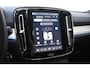 Volvo XC40 B4 211PK Automaat Plus Dark / Navigatie / Adaptive Cruise / Harman Kardon / Stuur- & Stoelverwarming / Elektrische achterklep / Achteruitrijcamera / Trekhaak / Elektrische stoelverst. met geheugen