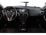 Volvo V40 Cross Country 1.5 T3 Summum Trekhaak | Pano | Memory | Camera | LED | Bluetooth | Navi | Keyless | Leder | 17" LMV | PDC V+A