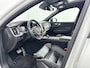 Volvo XC60 T8 Recharge R-Design | 19" Allseason | Trekhaak | Panoramadak | Elektr. verst. best. Stoel | Stoel/Stuur/Achterbankverwarming | Parkeercamera | Getint glas