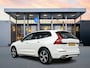 Volvo XC60 T8 Recharge R-Design | 19" Allseason | Trekhaak | Panoramadak | Elektr. verst. best. Stoel | Stoel/Stuur/Achterbankverwarming | Parkeercamera | Getint glas