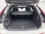 Volvo XC60 T8 Recharge R-Design | 19" Allseason | Trekhaak | Panoramadak | Elektr. verst. best. Stoel | Stoel/Stuur/Achterbankverwarming | Parkeercamera | Getint glas