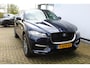 Jaguar F-Pace 2.0t AWD R-Sport | Incl. 12 maanden Garantie | Elektrisch wegklapbare trekhaak | Panorama dak | Alcantara hemelbekleding | Elektrisch verstelbare stoelen met Memory | Stoelverwarming Voor + Achter | Achteruitrijcamera | Meridian Audiosysteem | Dodehoekdetectie | Keyless start | Climate controle | Navigatie | Apple CarPlay/Android Auto | Elektrische kofferbakklep |