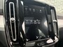 Volvo XC40 1.5 T3 Momentum | Navigatie | Achteruitrijcamera | Trekhaak | Panoramadak | Stoelverwarming | Lichtmetalen Velgen | Parkeersensoren