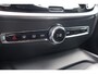 Volvo V60 2.0 B3 Essential | Trekhaak | Navigatie | Apple Carplay | Android Auto | Achteruitrijcamera | Parkeersensoren | Stoelverwarming | Stuurverwarming | Verwarmbare achterbank |