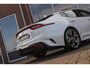 Kia Stinger 3.3 V6 T-GDI AWD GT | 2e eigenaar | 6 cilinder | 370 pk | Dakraam | H&K | Camera | Head-up | 19 inch | Origineel | Stoelverkoeling | Stuur verwarming | Xenon |