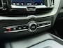 Volvo XC60 T8 455pk AWD Ultra Dark / Luchtvering / 21'' / El. Trekhaak / 360 Camera / Head-Up / Panoramadak / El. Stoelen / Lederen Dashboard / Full-LED /