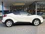 Toyota C-HR / C-HR+ 1.8 Hybrid Bi-Tone | Stoelverwarming | Camera | Navi | Zomer & Winter Set | Dealer Onderhouden |
