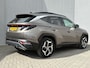 Hyundai Tucson 1.6 T-GDI HEV Premium Sky / NL auto / Schuif/open dak / Stoel-/stuurverwarming / Navigatie / Achteruitrij-/360 Camera / Apple Carplay/Android auto / Elektrische achterklep / KRELL audio / Leren Bekleding /