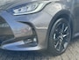 Toyota Yaris 1.5 Hybrid Executive PARKEERSENSOREN V+A BLINDSPOT 17ÍNCH LICHTMETAAL STOELVERWARM. HEAD UP DISPLAY